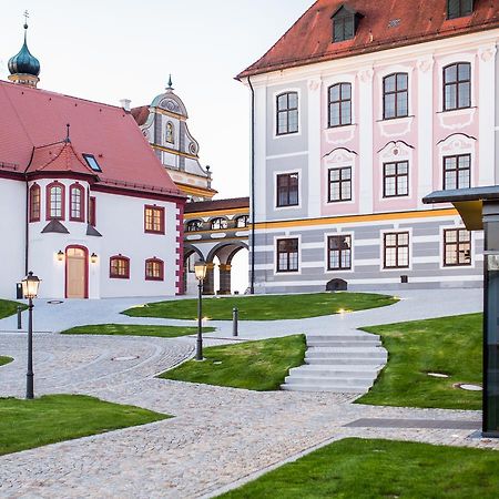 Hotel Schloss Leitheim Екстериор снимка