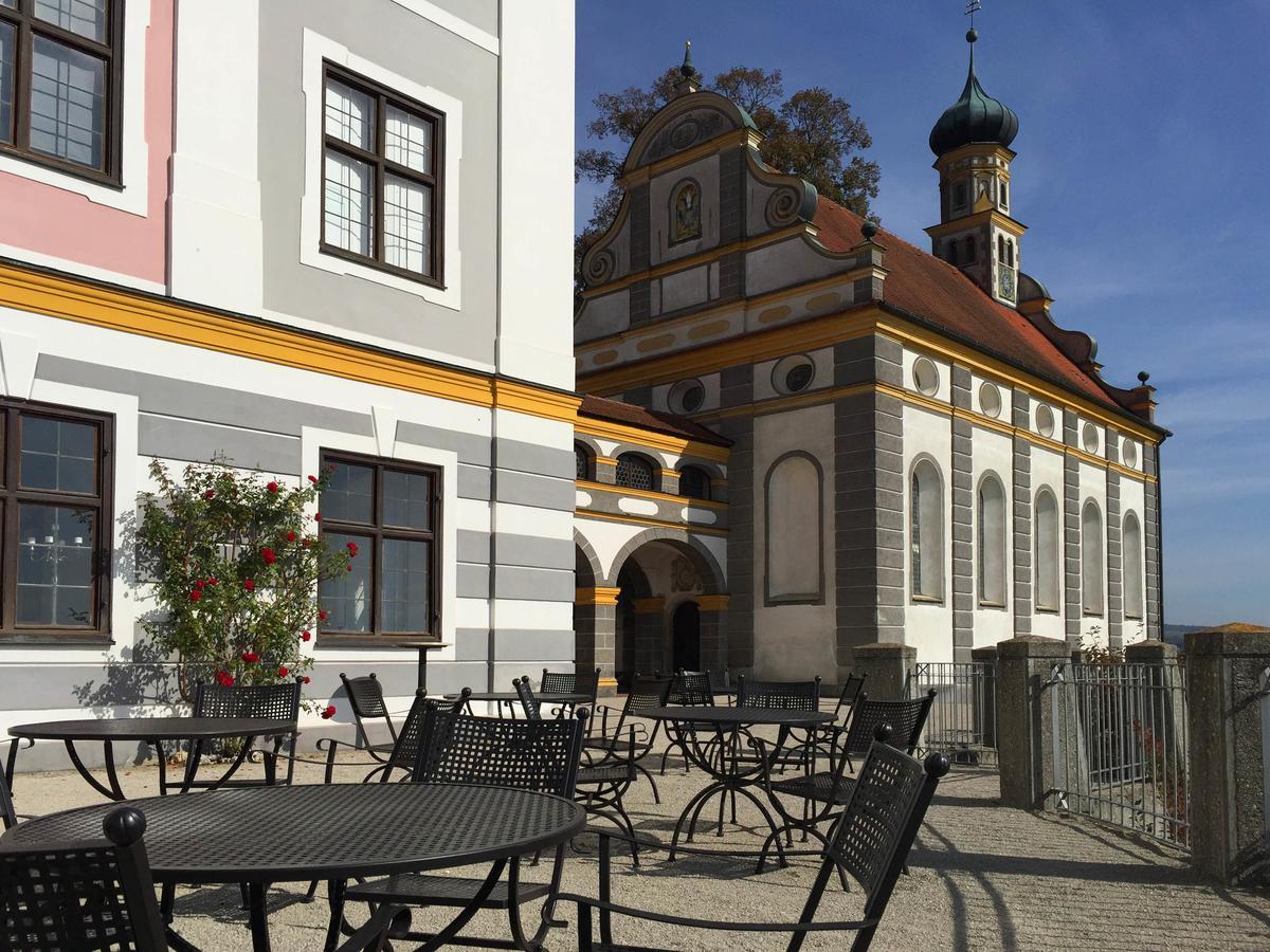 Hotel Schloss Leitheim Екстериор снимка
