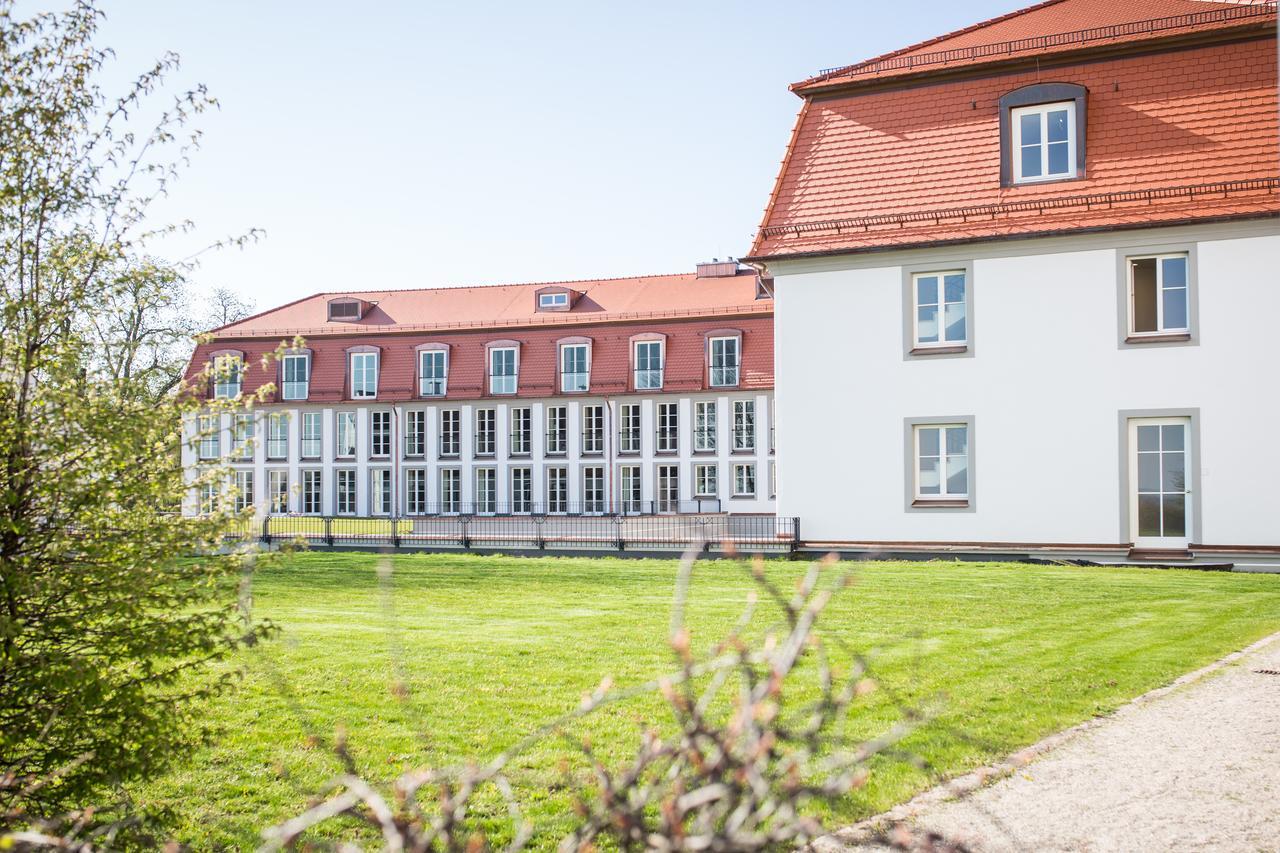 Hotel Schloss Leitheim Екстериор снимка