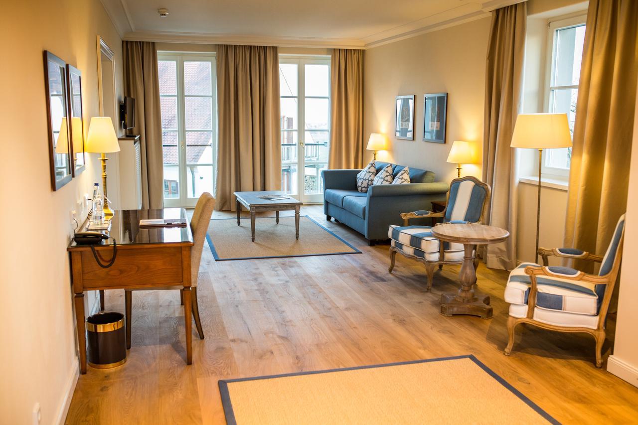 Hotel Schloss Leitheim Екстериор снимка