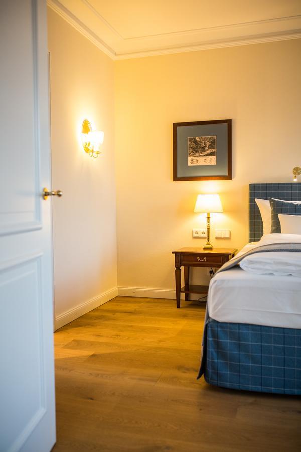 Hotel Schloss Leitheim Екстериор снимка