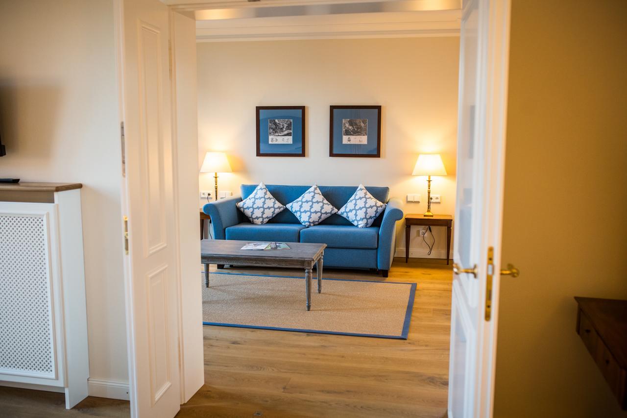 Hotel Schloss Leitheim Екстериор снимка