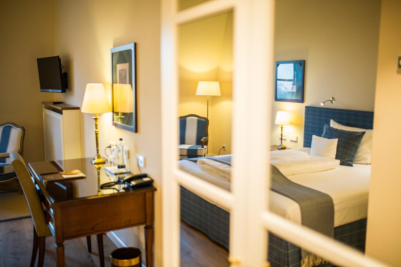 Hotel Schloss Leitheim Екстериор снимка